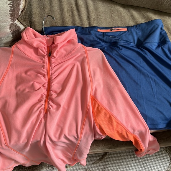 Workout outfit with matching skirt. Size xl. - Picture 1 of 9